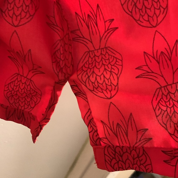 Red Short Shirt- L - Picture 8 of 8